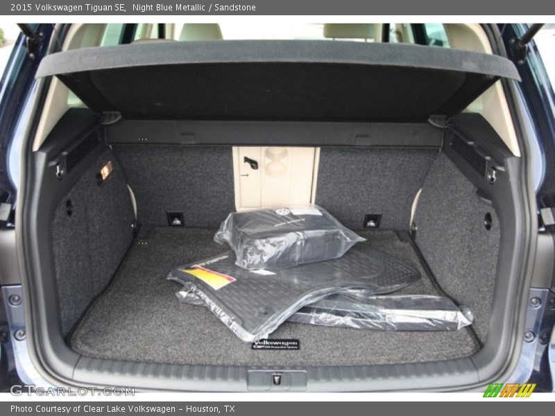 Night Blue Metallic / Sandstone 2015 Volkswagen Tiguan SE