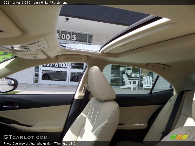 Ultra White / Parchment 2014 Lexus IS 250