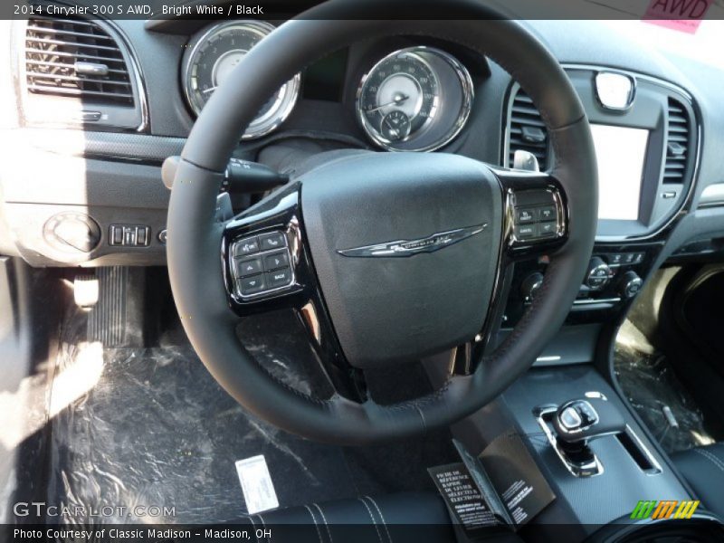 Bright White / Black 2014 Chrysler 300 S AWD
