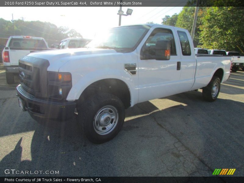 Oxford White / Medium Stone 2010 Ford F250 Super Duty XL SuperCab 4x4