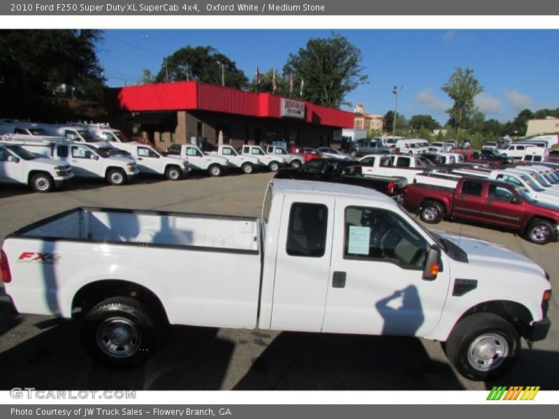 Oxford White / Medium Stone 2010 Ford F250 Super Duty XL SuperCab 4x4