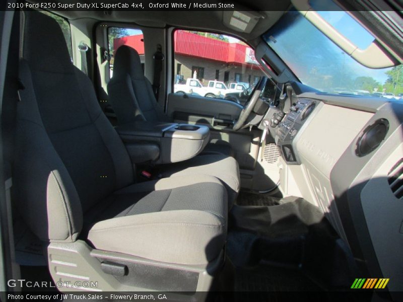 Oxford White / Medium Stone 2010 Ford F250 Super Duty XL SuperCab 4x4