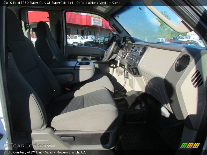 Oxford White / Medium Stone 2010 Ford F250 Super Duty XL SuperCab 4x4