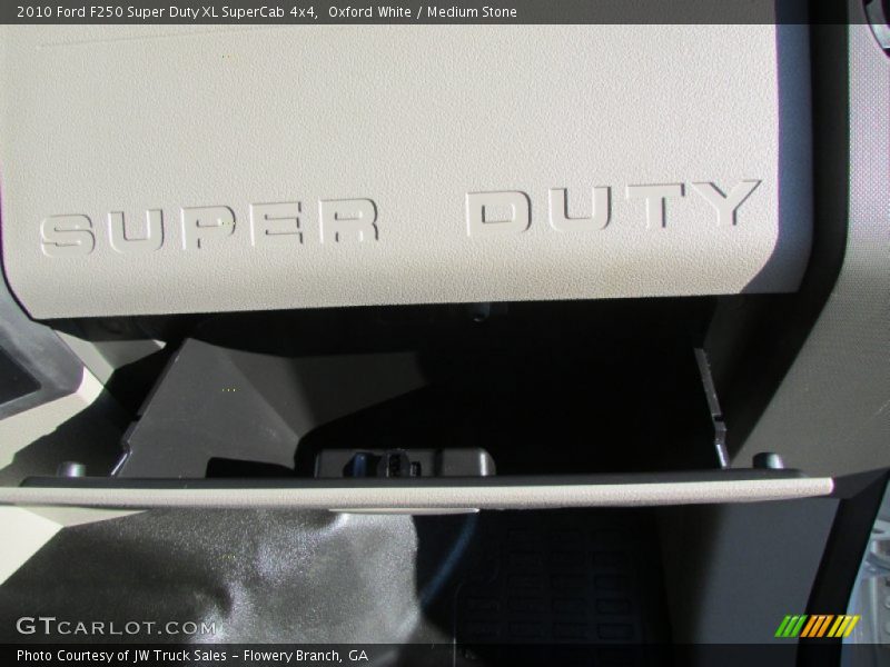 Oxford White / Medium Stone 2010 Ford F250 Super Duty XL SuperCab 4x4