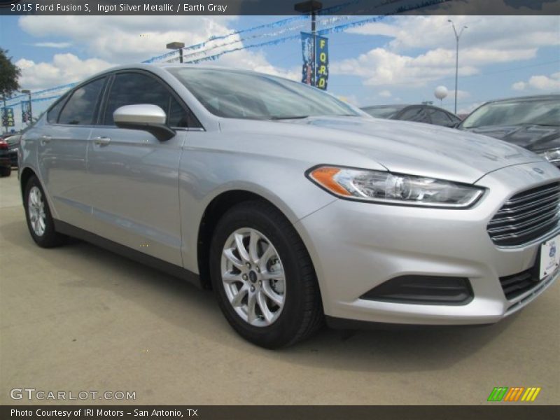 Ingot Silver Metallic / Earth Gray 2015 Ford Fusion S