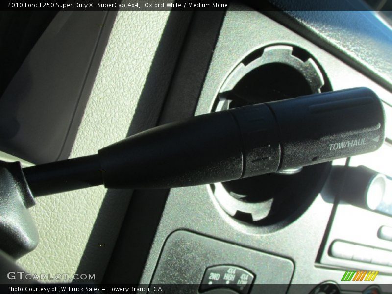 Oxford White / Medium Stone 2010 Ford F250 Super Duty XL SuperCab 4x4
