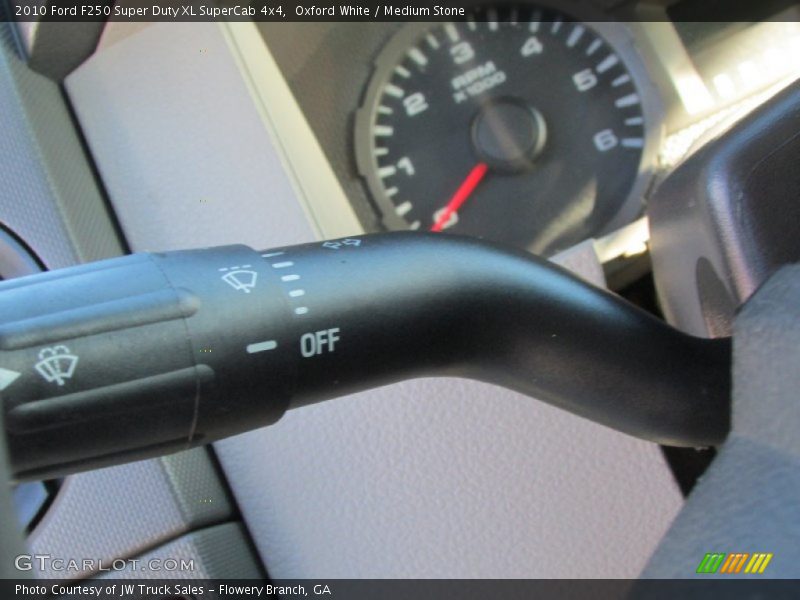 Oxford White / Medium Stone 2010 Ford F250 Super Duty XL SuperCab 4x4