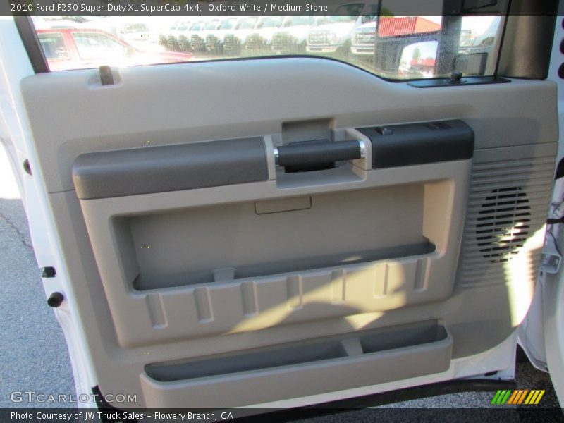 Oxford White / Medium Stone 2010 Ford F250 Super Duty XL SuperCab 4x4
