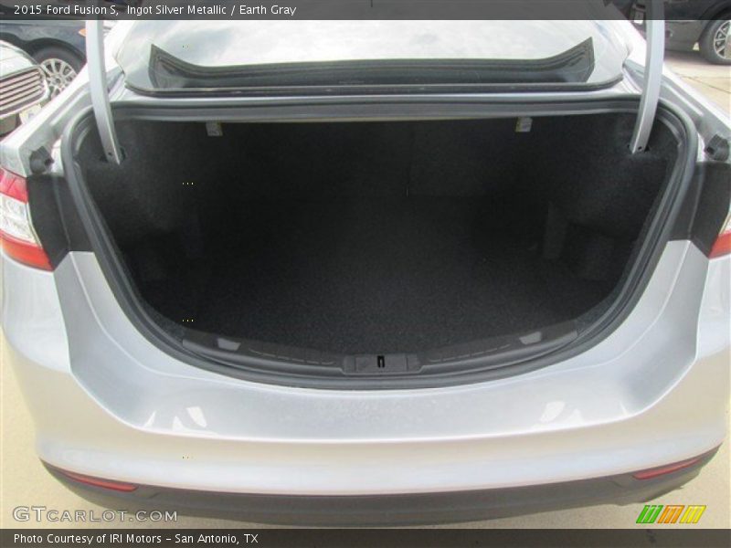 Ingot Silver Metallic / Earth Gray 2015 Ford Fusion S