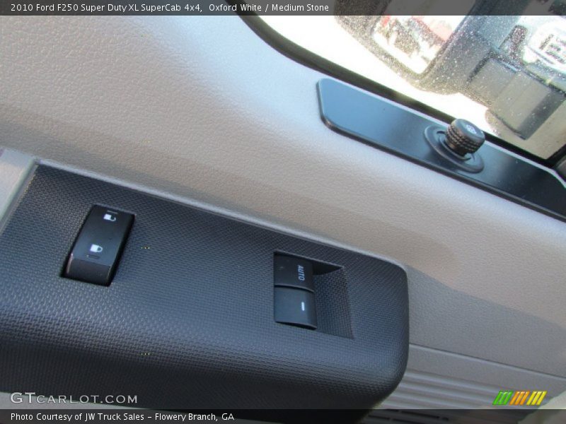 Oxford White / Medium Stone 2010 Ford F250 Super Duty XL SuperCab 4x4