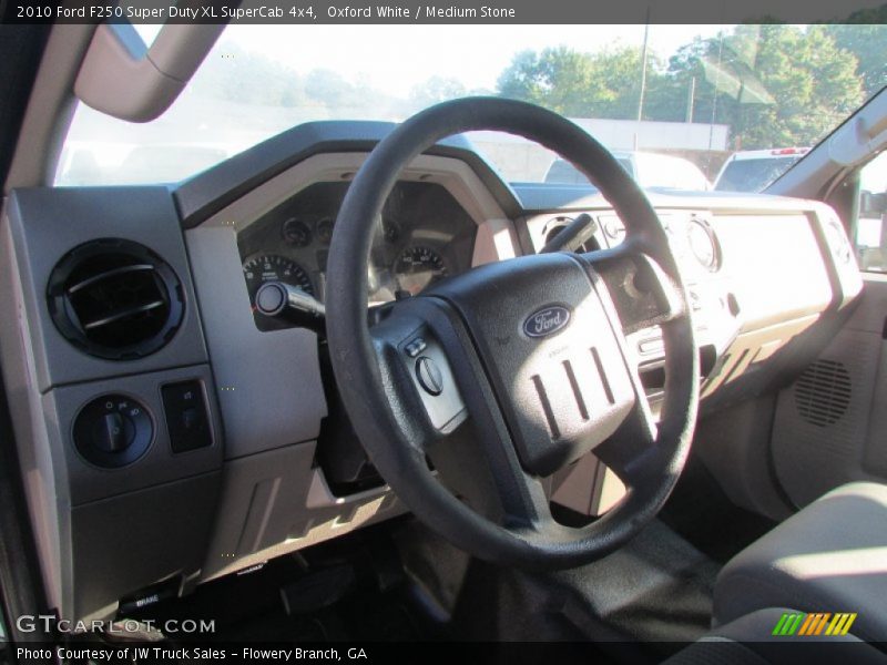 Oxford White / Medium Stone 2010 Ford F250 Super Duty XL SuperCab 4x4