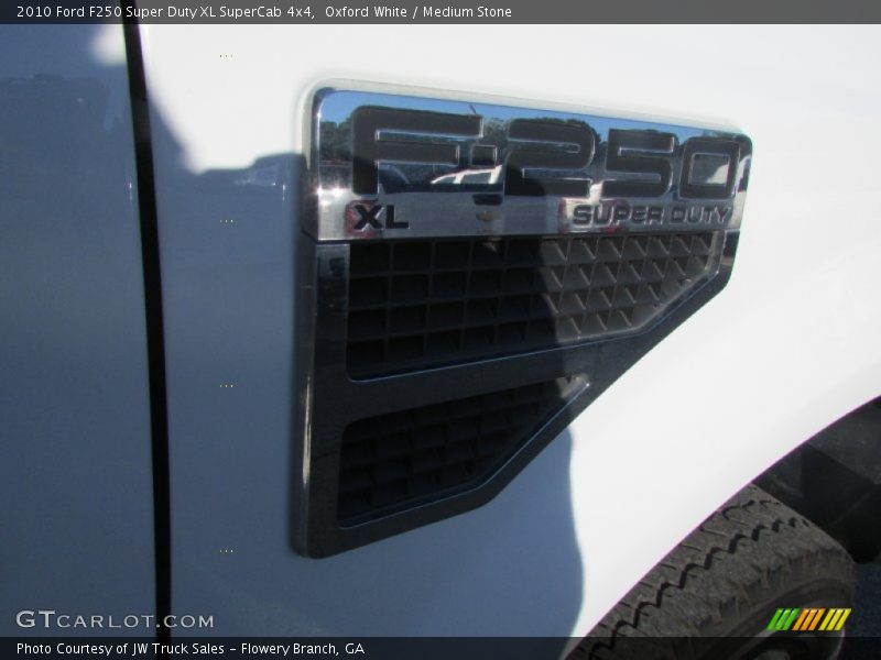 Oxford White / Medium Stone 2010 Ford F250 Super Duty XL SuperCab 4x4