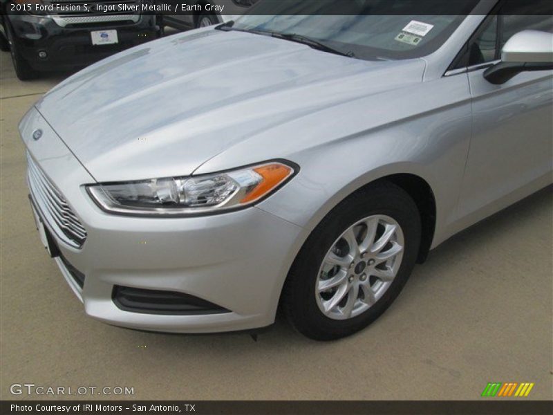 Ingot Silver Metallic / Earth Gray 2015 Ford Fusion S