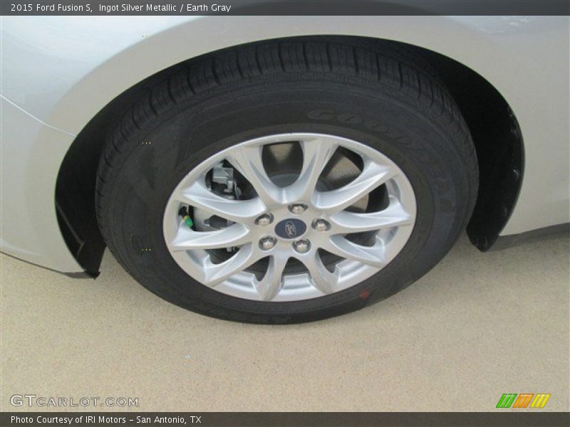 Ingot Silver Metallic / Earth Gray 2015 Ford Fusion S