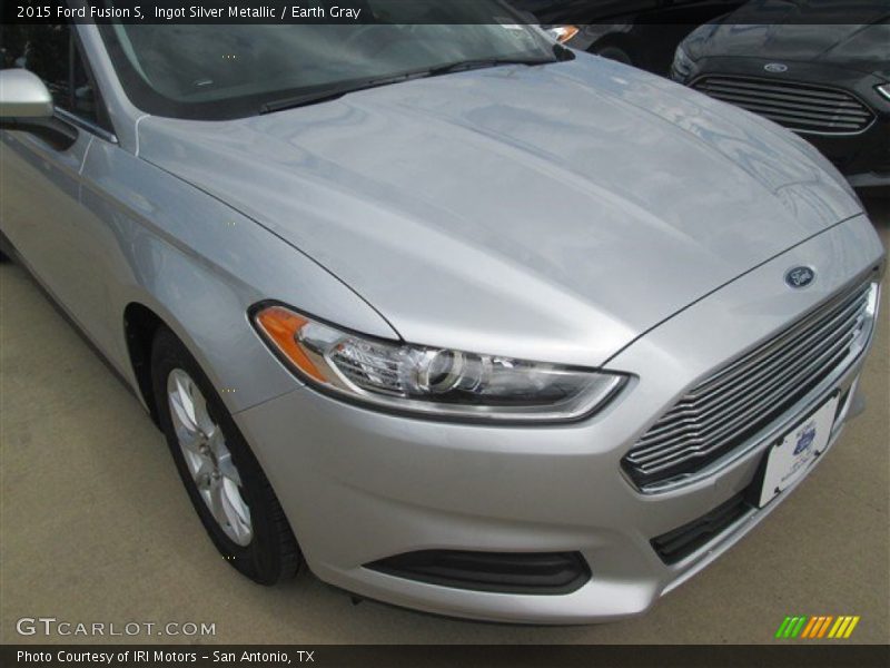 Ingot Silver Metallic / Earth Gray 2015 Ford Fusion S