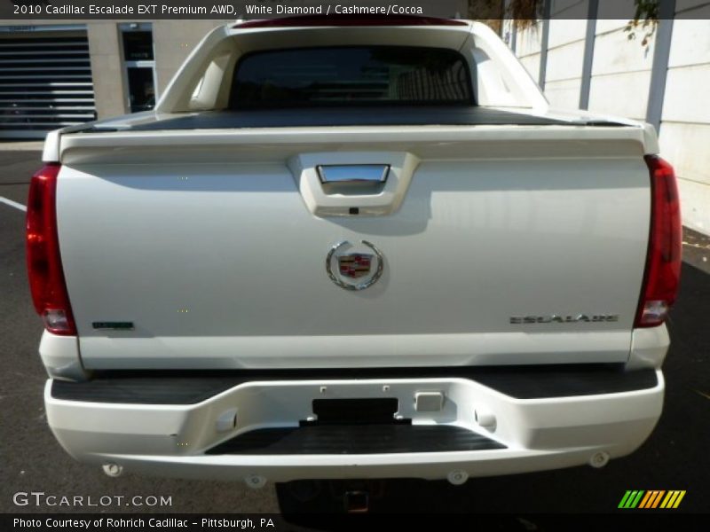White Diamond / Cashmere/Cocoa 2010 Cadillac Escalade EXT Premium AWD