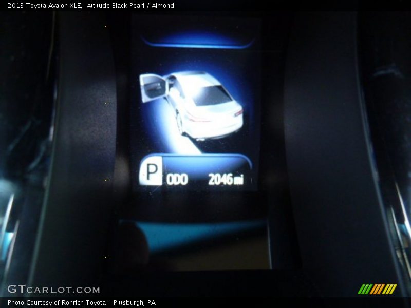 Attitude Black Pearl / Almond 2013 Toyota Avalon XLE