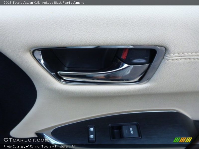 Attitude Black Pearl / Almond 2013 Toyota Avalon XLE