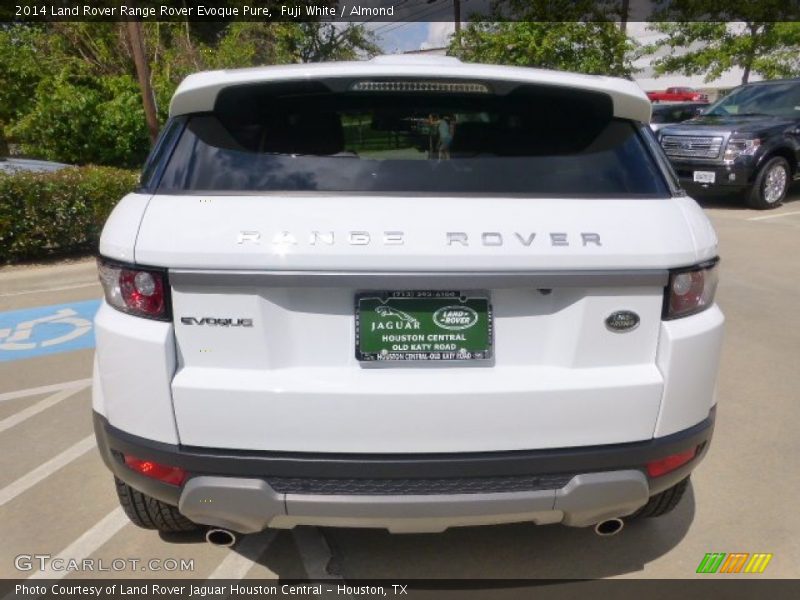 Fuji White / Almond 2014 Land Rover Range Rover Evoque Pure