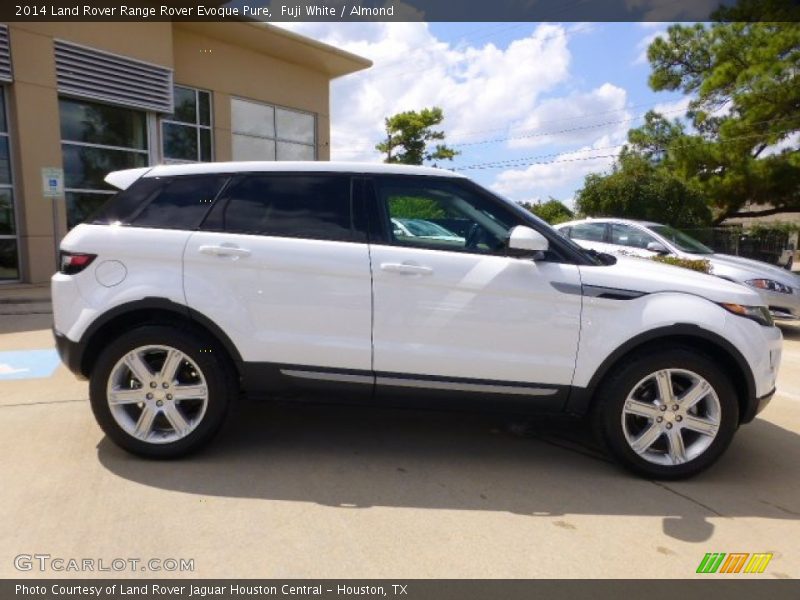 Fuji White / Almond 2014 Land Rover Range Rover Evoque Pure