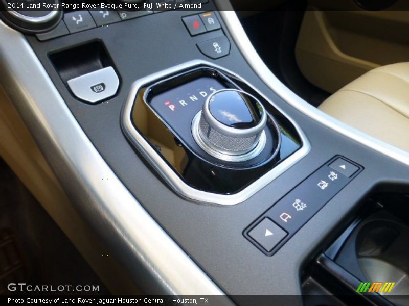 Fuji White / Almond 2014 Land Rover Range Rover Evoque Pure