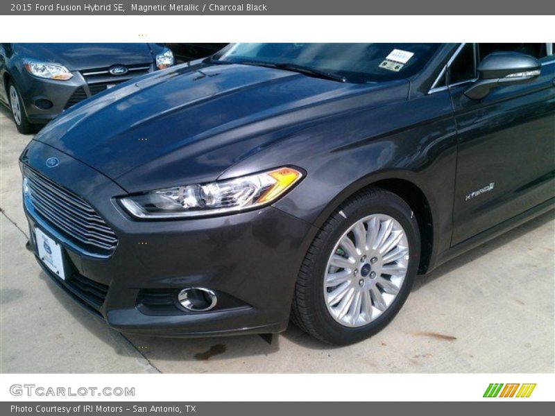 Magnetic Metallic / Charcoal Black 2015 Ford Fusion Hybrid SE