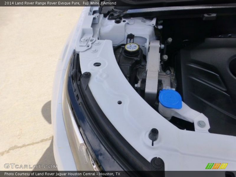 Fuji White / Almond 2014 Land Rover Range Rover Evoque Pure
