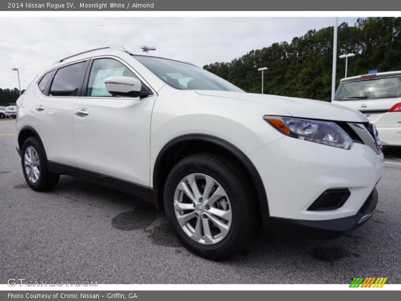 Moonlight White / Almond 2014 Nissan Rogue SV