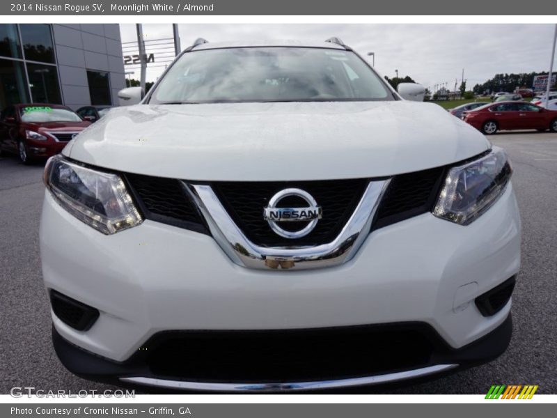 Moonlight White / Almond 2014 Nissan Rogue SV