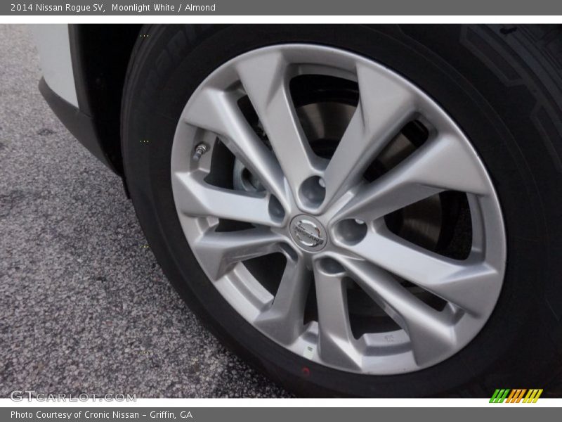 Moonlight White / Almond 2014 Nissan Rogue SV