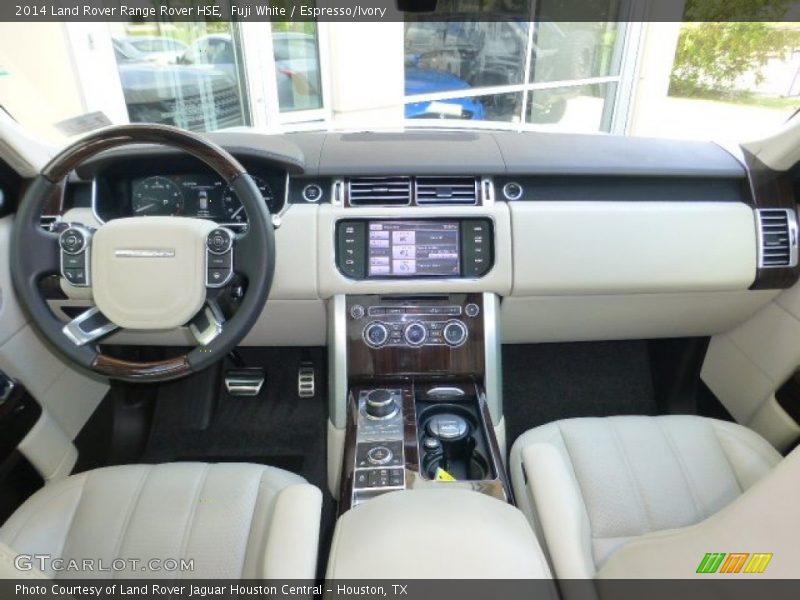 Dashboard of 2014 Range Rover HSE