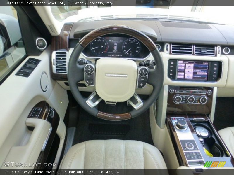 Dashboard of 2014 Range Rover HSE