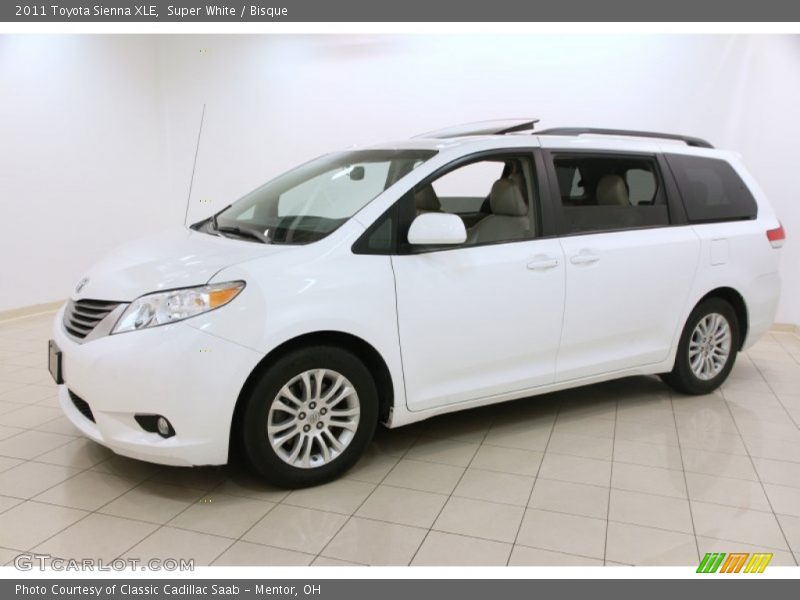 Super White / Bisque 2011 Toyota Sienna XLE
