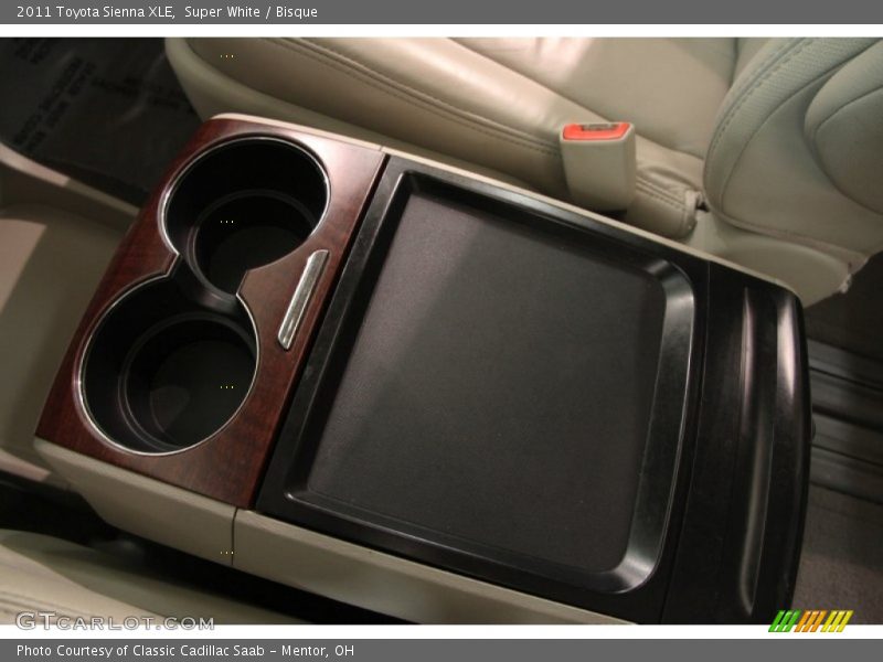 Super White / Bisque 2011 Toyota Sienna XLE