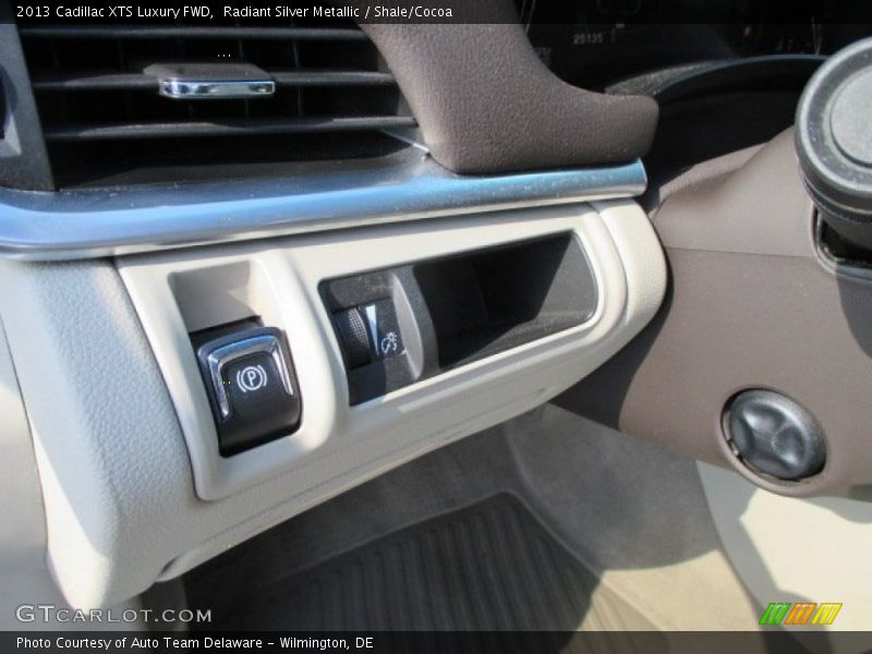 Radiant Silver Metallic / Shale/Cocoa 2013 Cadillac XTS Luxury FWD