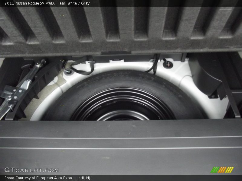 Pearl White / Gray 2011 Nissan Rogue SV AWD