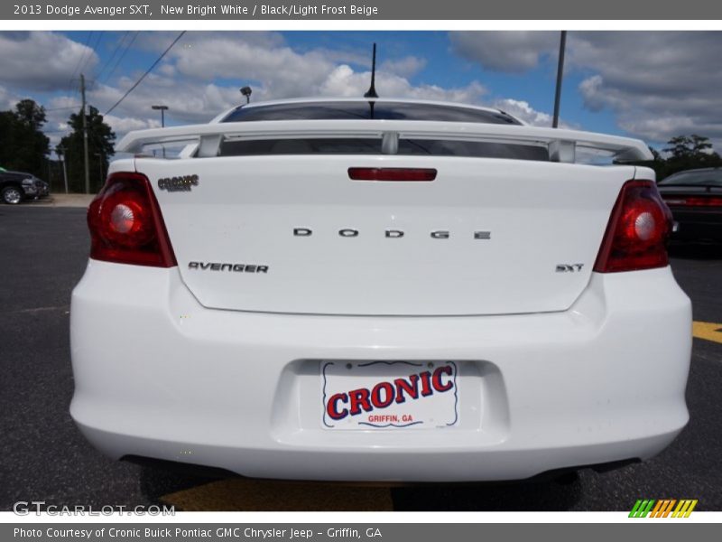 New Bright White / Black/Light Frost Beige 2013 Dodge Avenger SXT