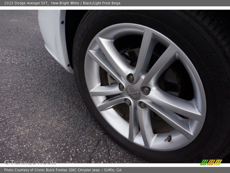 New Bright White / Black/Light Frost Beige 2013 Dodge Avenger SXT