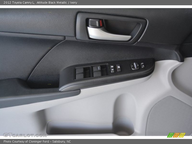 Attitude Black Metallic / Ivory 2012 Toyota Camry L