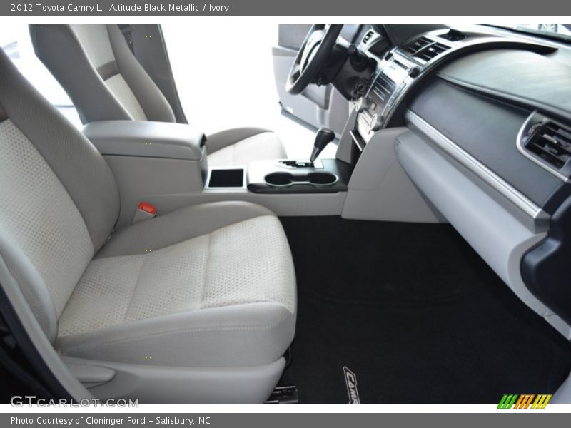 Attitude Black Metallic / Ivory 2012 Toyota Camry L