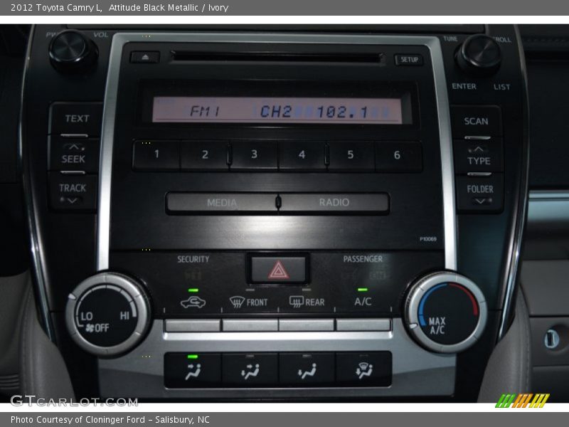 Attitude Black Metallic / Ivory 2012 Toyota Camry L