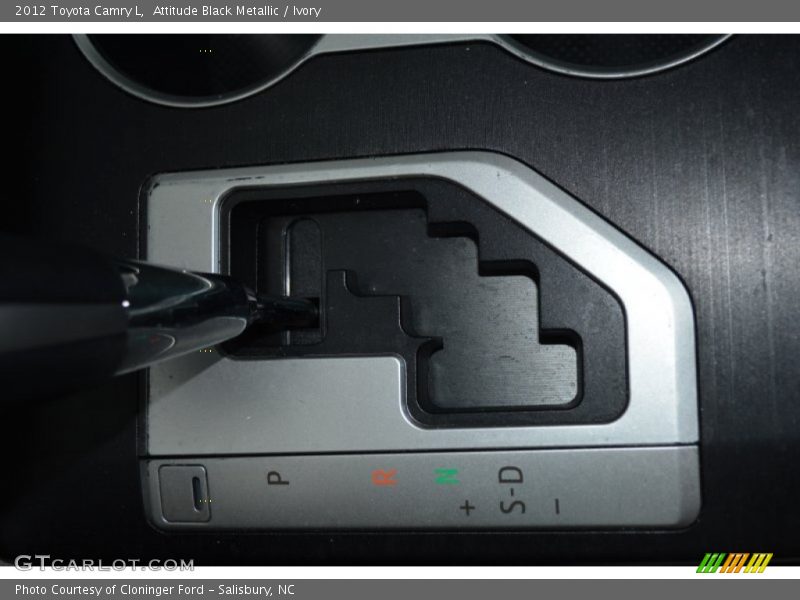 Attitude Black Metallic / Ivory 2012 Toyota Camry L