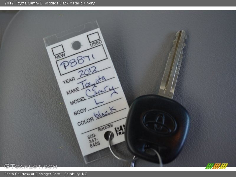 Attitude Black Metallic / Ivory 2012 Toyota Camry L