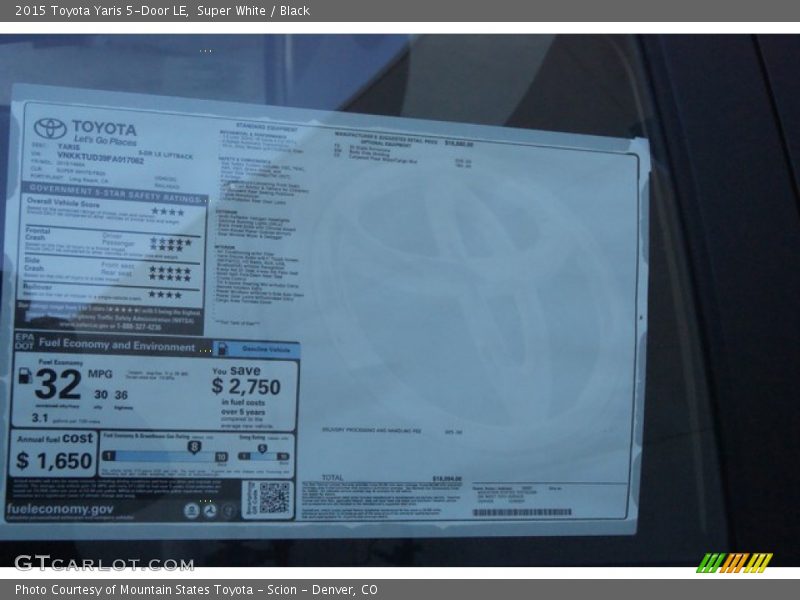 Super White / Black 2015 Toyota Yaris 5-Door LE