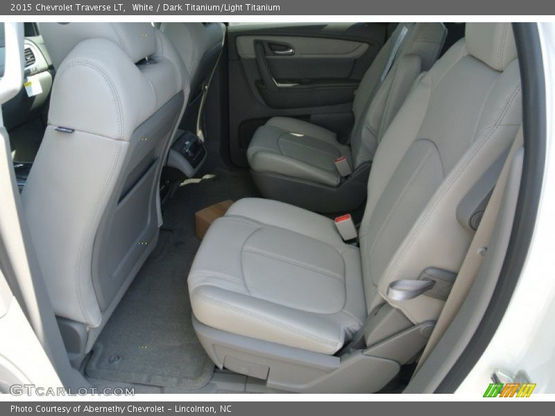 White / Dark Titanium/Light Titanium 2015 Chevrolet Traverse LT