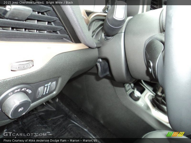 Bright White / Black 2015 Jeep Cherokee Limited