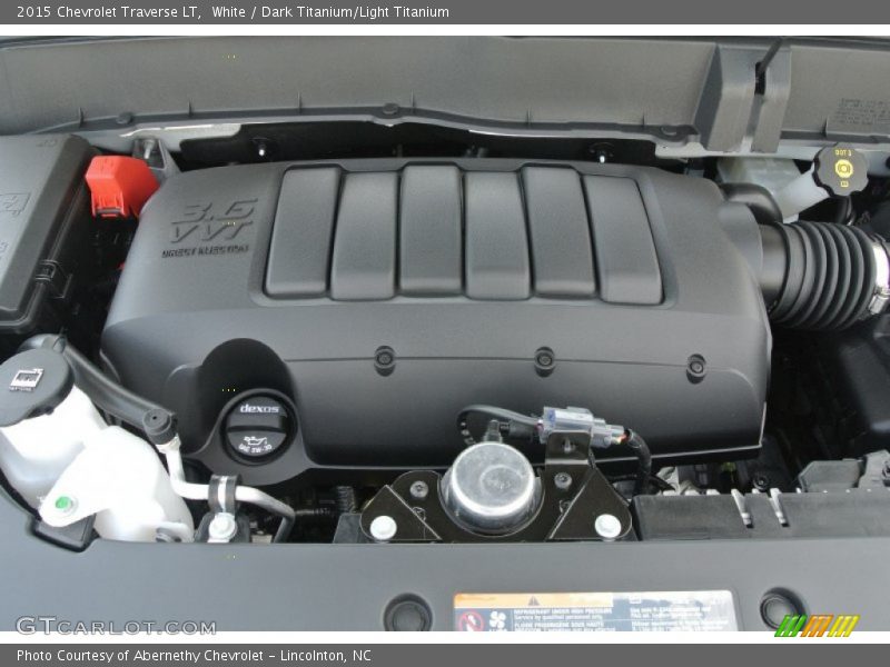 White / Dark Titanium/Light Titanium 2015 Chevrolet Traverse LT