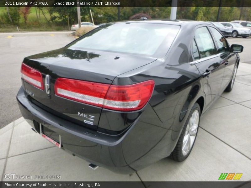 Tuxedo Black Metallic / Dark Charcoal 2011 Lincoln MKZ AWD