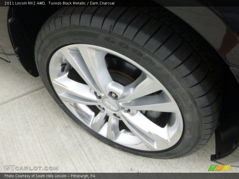 Tuxedo Black Metallic / Dark Charcoal 2011 Lincoln MKZ AWD