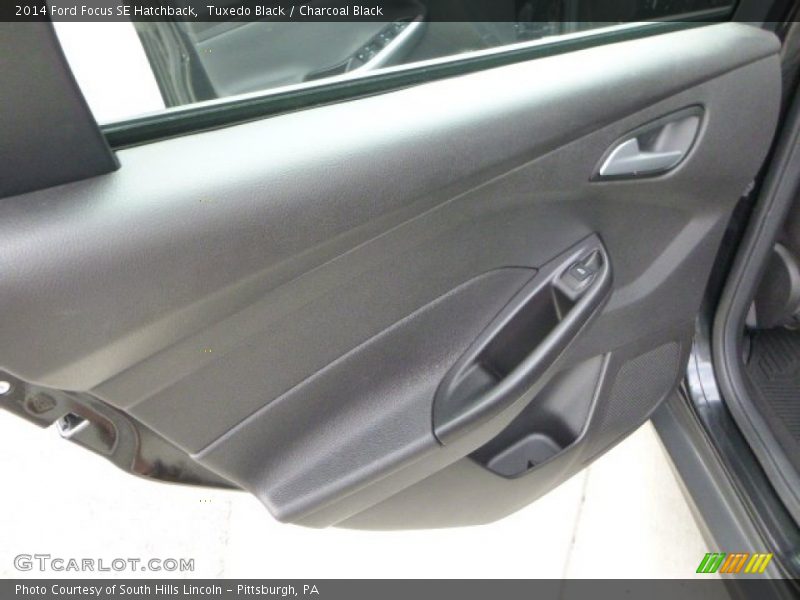 Tuxedo Black / Charcoal Black 2014 Ford Focus SE Hatchback